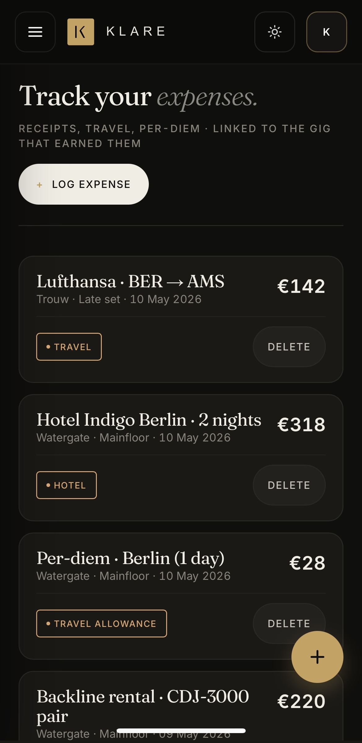 Klare expenses list in dark mode